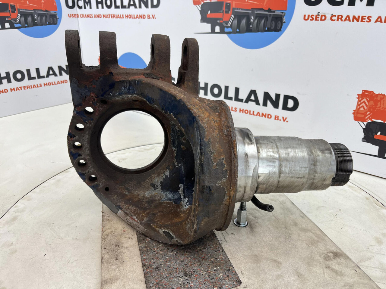 Grove GMK Steering knuckle 12 holes - Mangueta para Autogrúa: foto 5 Grove GMK Steering knuckle 12 holes - Mangueta para Autogrúa: foto 5