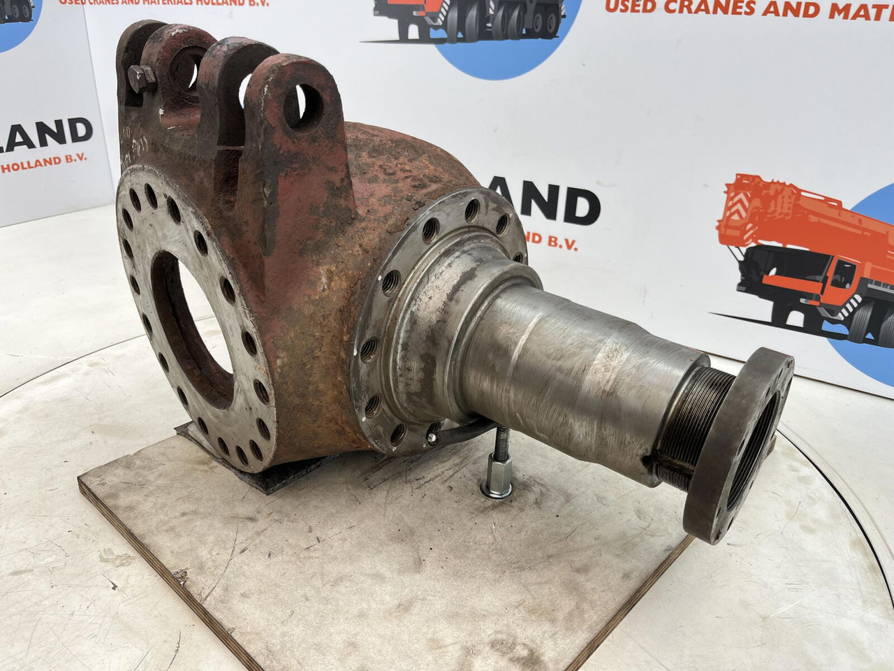 Grove GMK steering knuckle 12 holes - Mangueta para Autogrúa: foto 3 Grove GMK steering knuckle 12 holes - Mangueta para Autogrúa: foto 3