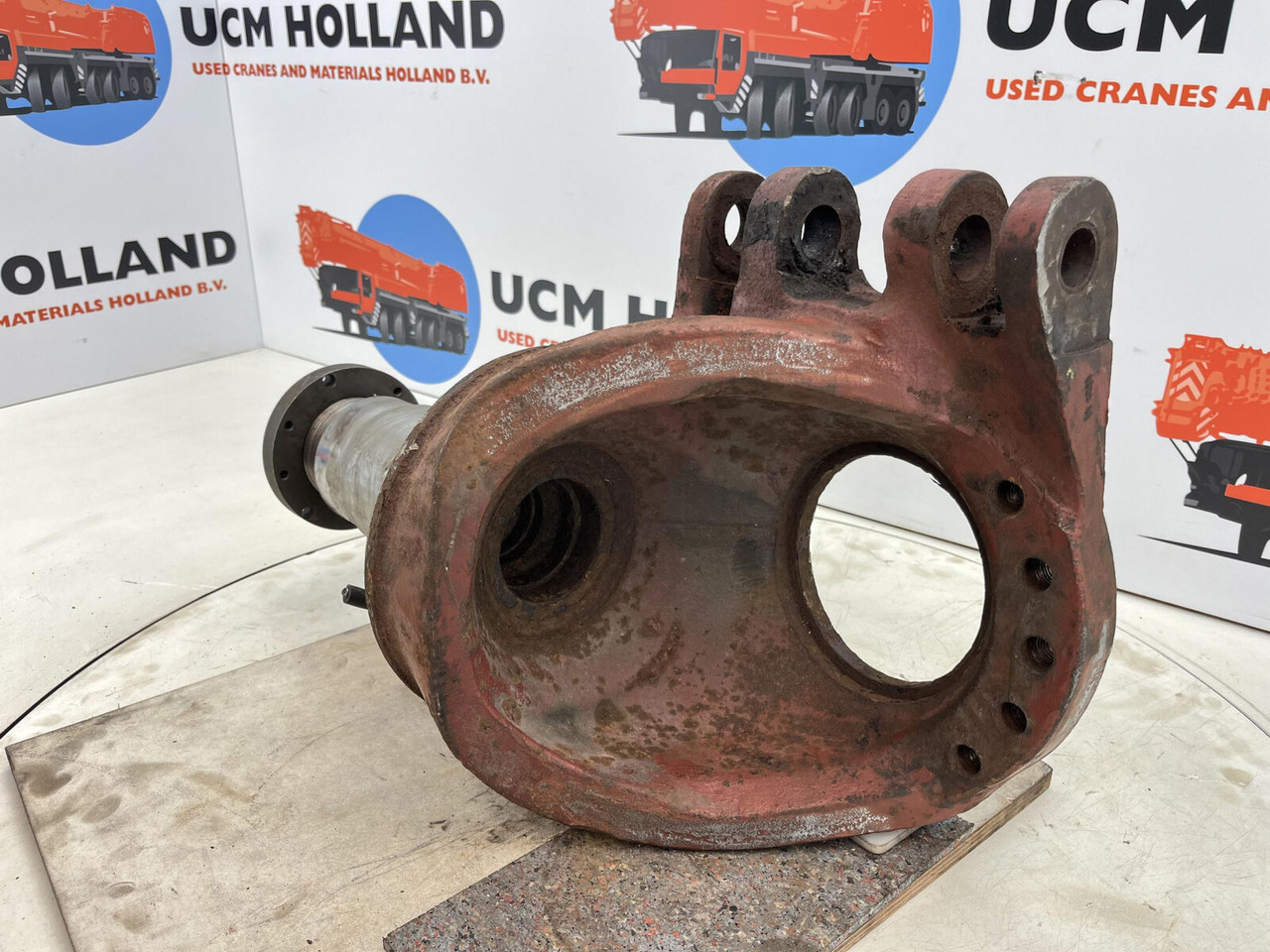 Grove GMK steering knuckle 12 holes - Mangueta para Autogrúa: foto 4 Grove GMK steering knuckle 12 holes - Mangueta para Autogrúa: foto 4