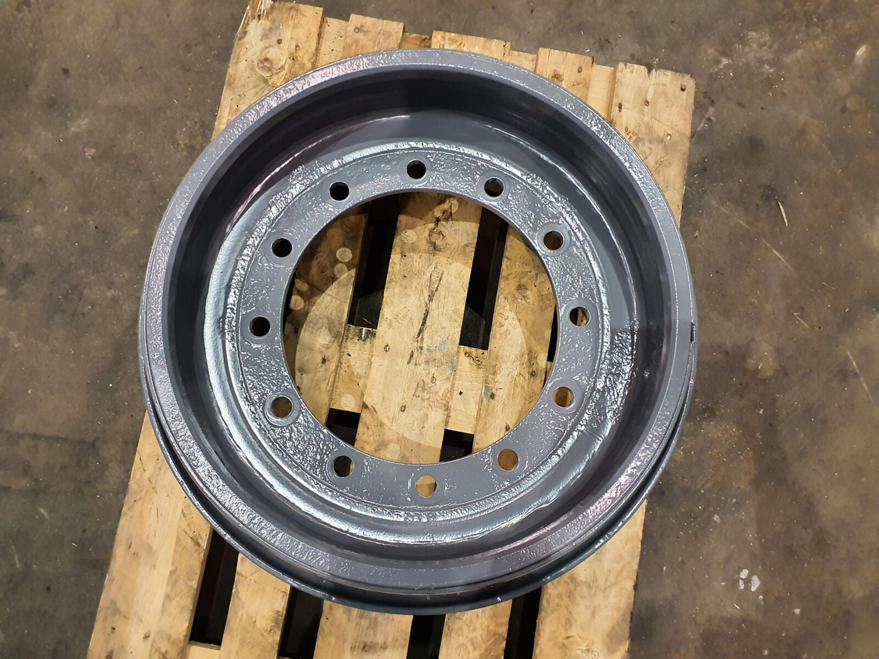 Grove Rim 445/95R25 12 14.5 3p - Llanta para Grúa: foto 3 Grove Rim 445/95R25 12 14.5 3p - Llanta para Grúa: foto 3