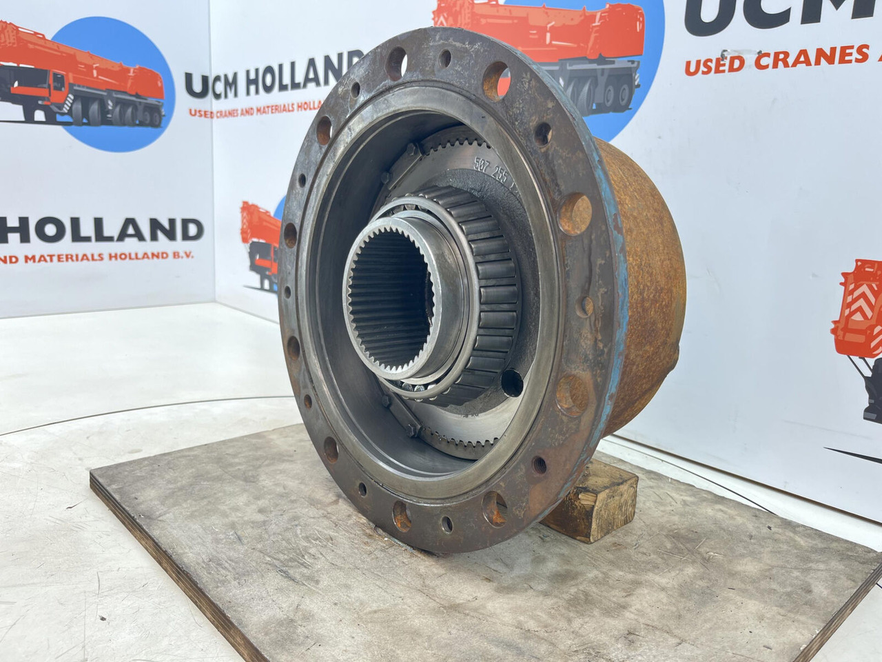 Kessler planetary gear 22-25-74-40-4pl-H172-46 - Mando final para Grúa: foto 3 Kessler planetary gear 22-25-74-40-4pl-H172-46 - Mando final para Grúa: foto 3