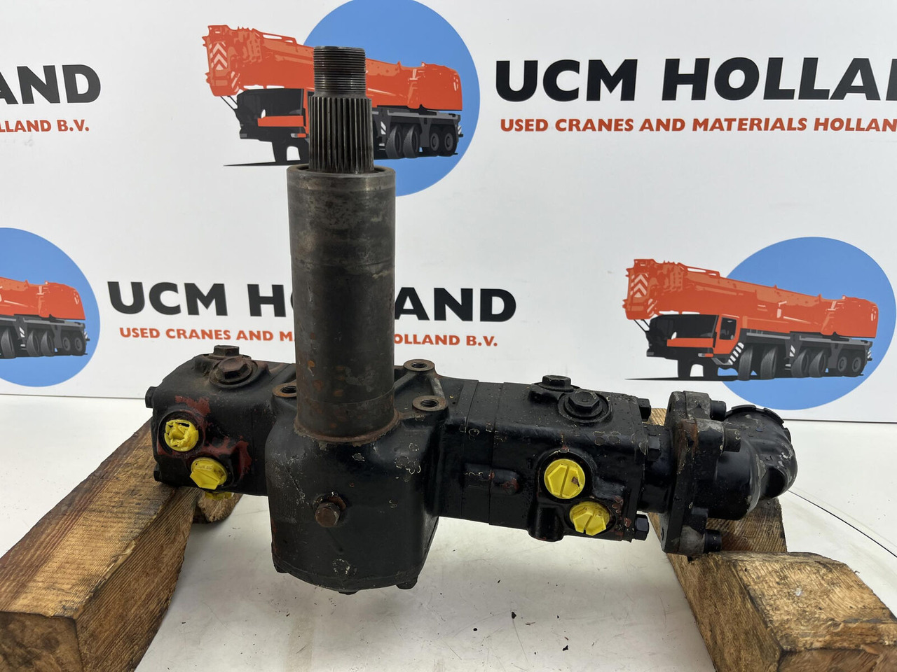 Krupp 70 GMT/AT steering box - Caja de dirección para Autogrúa: foto 3 Krupp 70 GMT/AT steering box - Caja de dirección para Autogrúa: foto 3