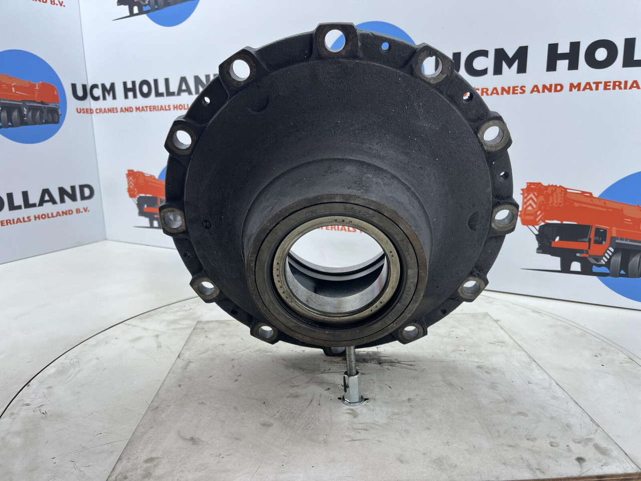 Krupp KMK 3045 Megatrak wheel hub - Cubo para Maquinaria de construcción: foto 5 Krupp KMK 3045 Megatrak wheel hub - Cubo para Maquinaria de construcción: foto 5