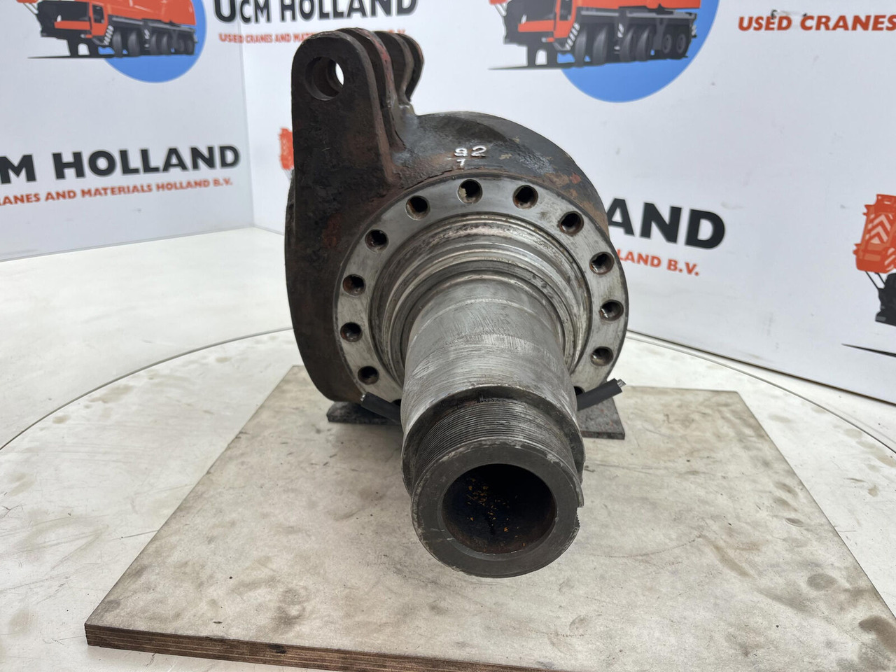 Krupp KMK 3045 Steering knuckle 16 holes - Mangueta para Autogrúa: foto 2 Krupp KMK 3045 Steering knuckle 16 holes - Mangueta para Autogrúa: foto 2