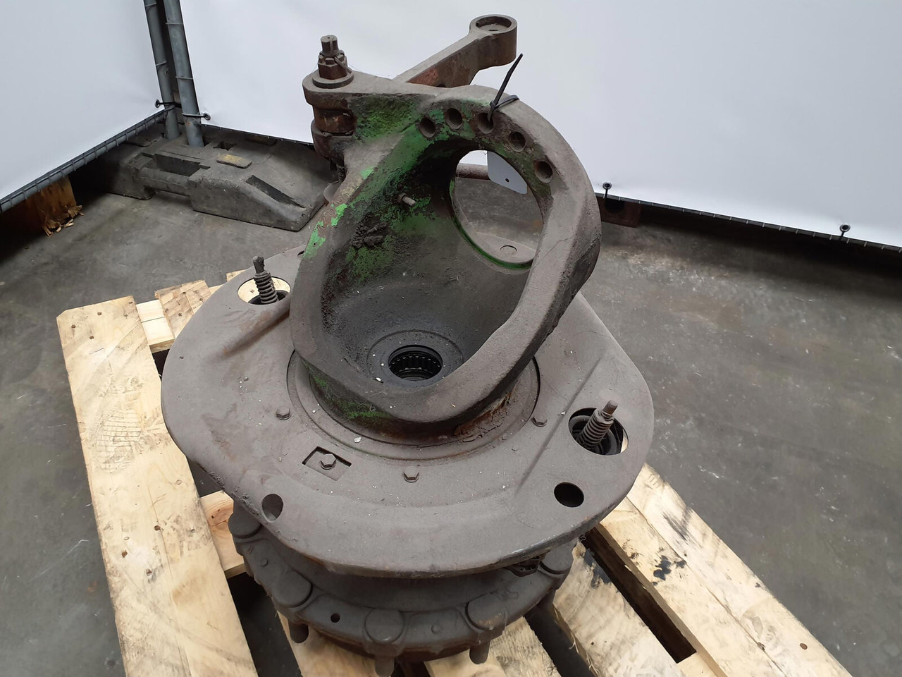 Krupp KMK 4070 Megatrak axle housing - Mangueta para Autogrúa: foto 1 Krupp KMK 4070 Megatrak axle housing - Mangueta para Autogrúa: foto 1