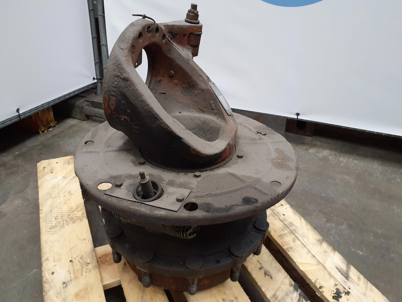 Krupp KMK 4070 Megatrak axle housing - Mangueta para Autogrúa: foto 2 Krupp KMK 4070 Megatrak axle housing - Mangueta para Autogrúa: foto 2