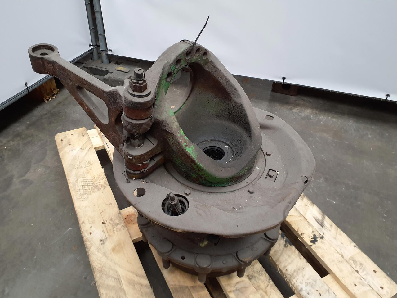 Krupp KMK 4070 Megatrak axle housing - Mangueta para Autogrúa: foto 2 Krupp KMK 4070 Megatrak axle housing - Mangueta para Autogrúa: foto 2