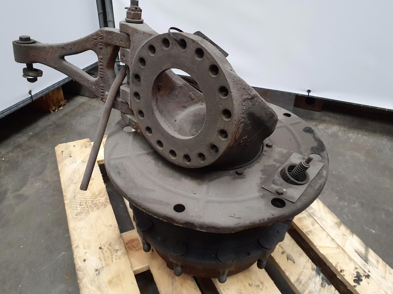 Krupp KMK 4070 Megatrak axle housing - Mangueta para Autogrúa: foto 3 Krupp KMK 4070 Megatrak axle housing - Mangueta para Autogrúa: foto 3
