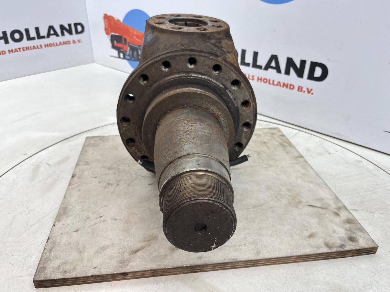 Liebherr LT 1090 Steering knuckle 16 holes - Mangueta para Autogrúa: foto 2 Liebherr LT 1090 Steering knuckle 16 holes - Mangueta para Autogrúa: foto 2