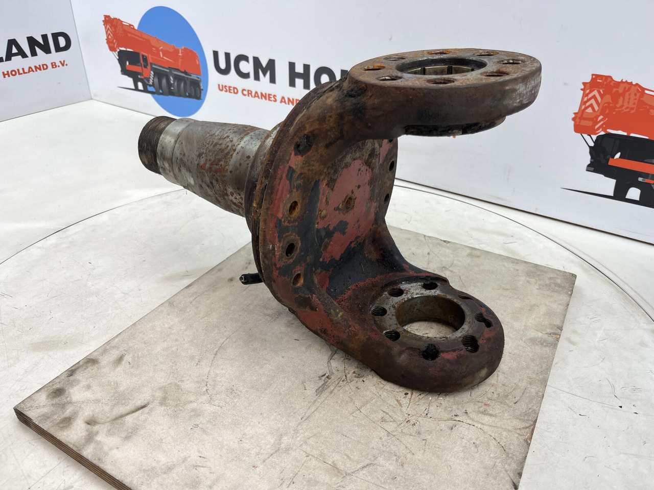 Liebherr LT 1090 Steering knuckle 16 holes - Mangueta para Autogrúa: foto 4 Liebherr LT 1090 Steering knuckle 16 holes - Mangueta para Autogrúa: foto 4