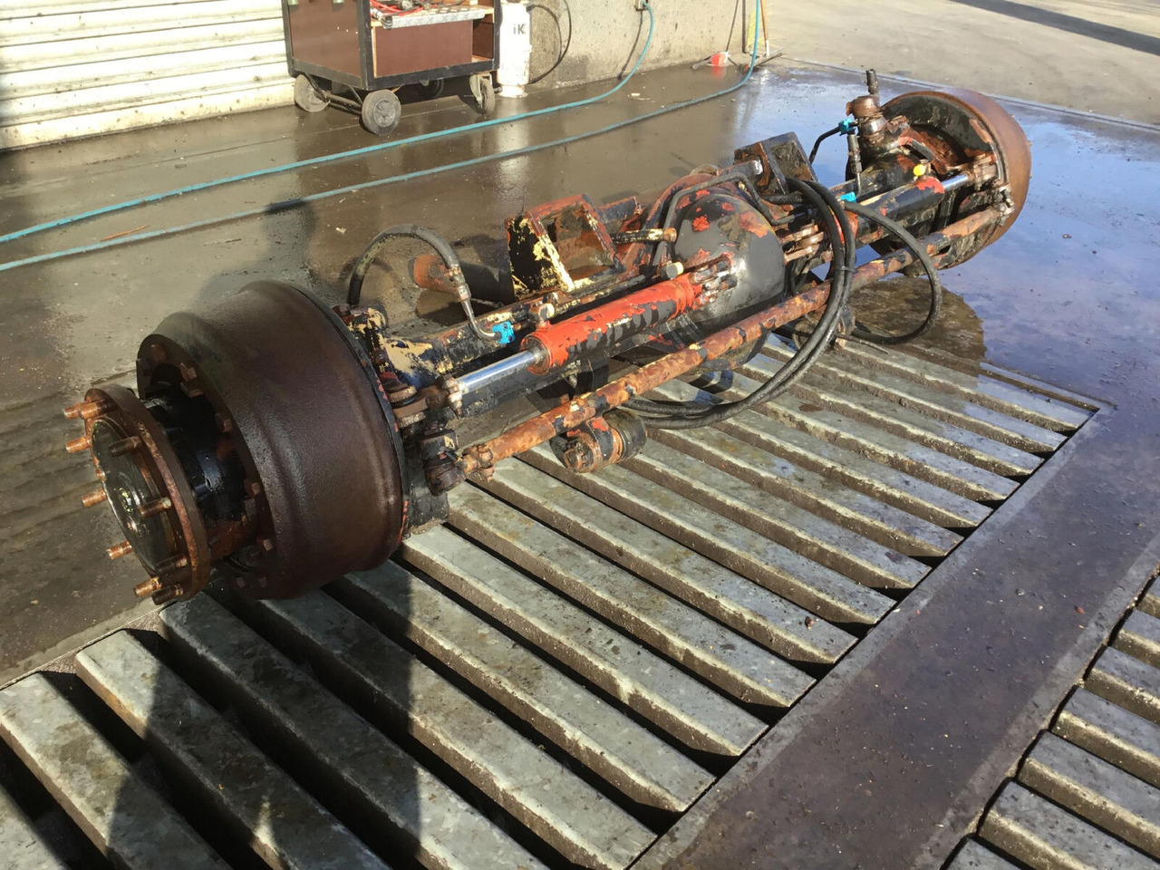 Liebherr LT 1160 axle 1 - Eje y piezas para Autogrúa: foto 2 Liebherr LT 1160 axle 1 - Eje y piezas para Autogrúa: foto 2