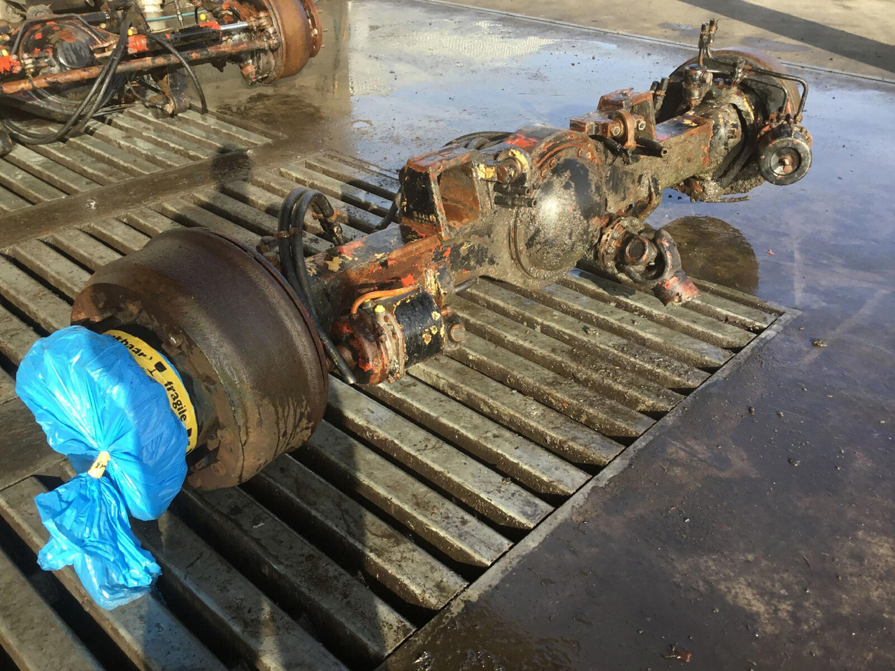 Liebherr LT 1160 axle 2 - Eje y piezas para Autogrúa: foto 1 Liebherr LT 1160 axle 2 - Eje y piezas para Autogrúa: foto 1