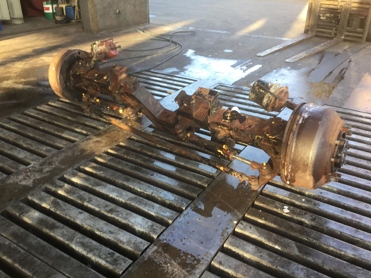 Liebherr LT 1160 axle 3 - Eje y piezas para Autogrúa: foto 2 Liebherr LT 1160 axle 3 - Eje y piezas para Autogrúa: foto 2