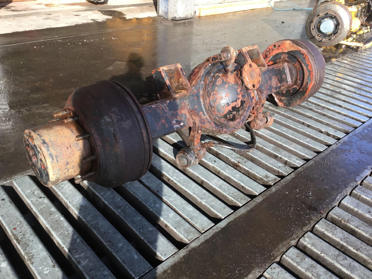 Liebherr LT 1160 axle 6 - Eje y piezas para Autogrúa: foto 2 Liebherr LT 1160 axle 6 - Eje y piezas para Autogrúa: foto 2