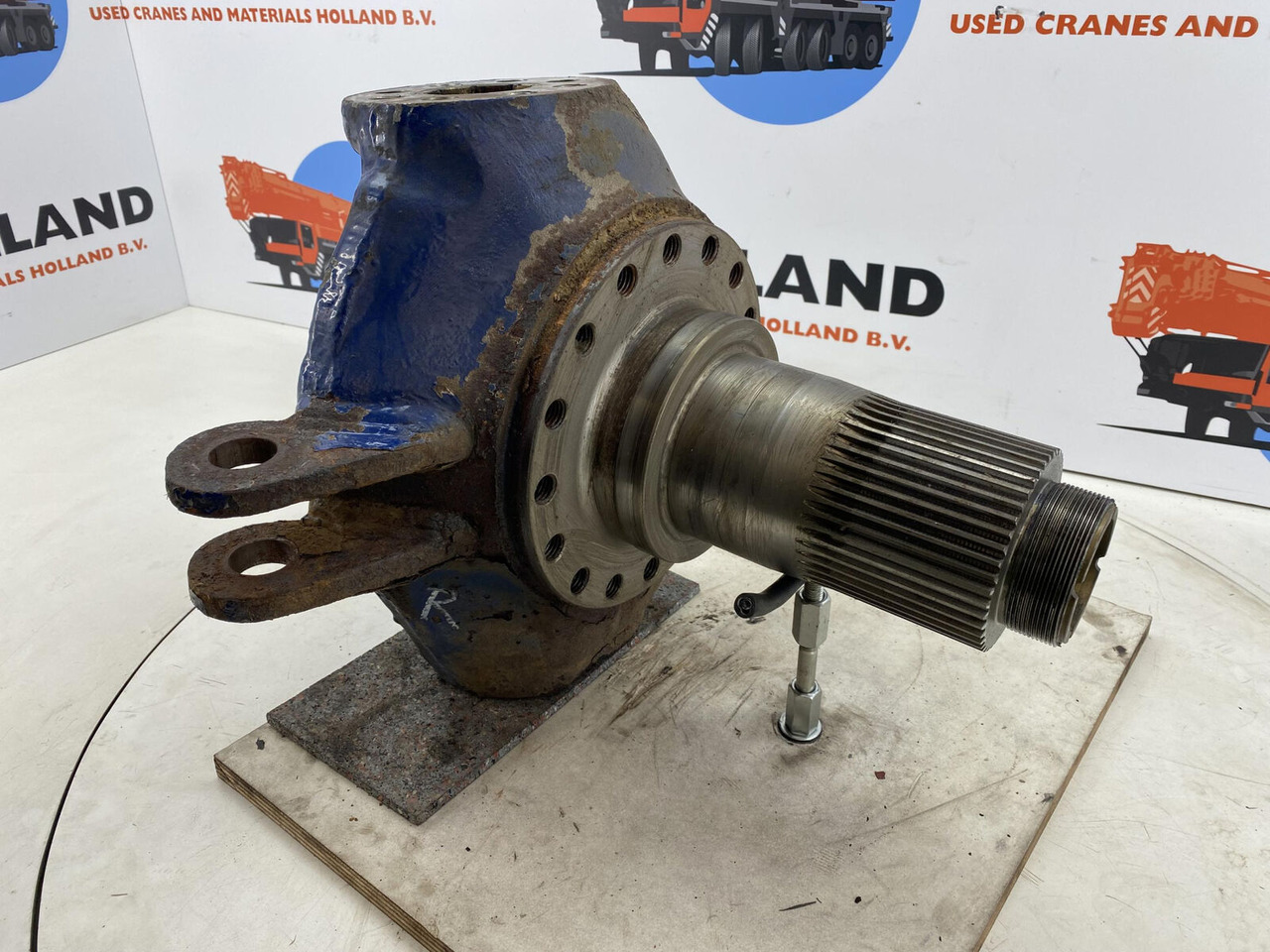 Liebherr LTM 1030-2 Steering knuckle 16 holes axle 2 - Mangueta para Autogrúa: foto 3 Liebherr LTM 1030-2 Steering knuckle 16 holes axle 2 - Mangueta para Autogrúa: foto 3