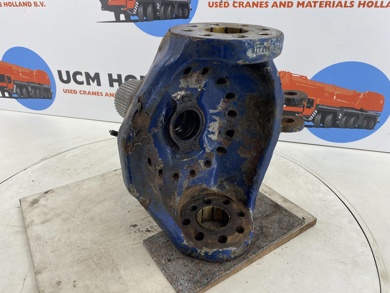 Liebherr LTM 1030-2 Steering knuckle 16 holes axle 2 - Mangueta para Autogrúa: foto 4 Liebherr LTM 1030-2 Steering knuckle 16 holes axle 2 - Mangueta para Autogrúa: foto 4