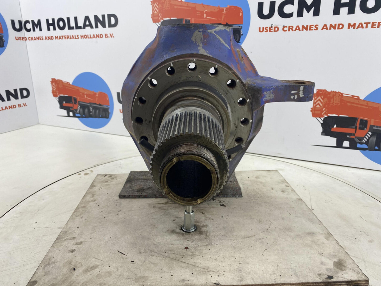 Liebherr LTM 1040-2.1 Steering knuckle 16 holes axle 2 - Mangueta para Autogrúa: foto 2 Liebherr LTM 1040-2.1 Steering knuckle 16 holes axle 2 - Mangueta para Autogrúa: foto 2