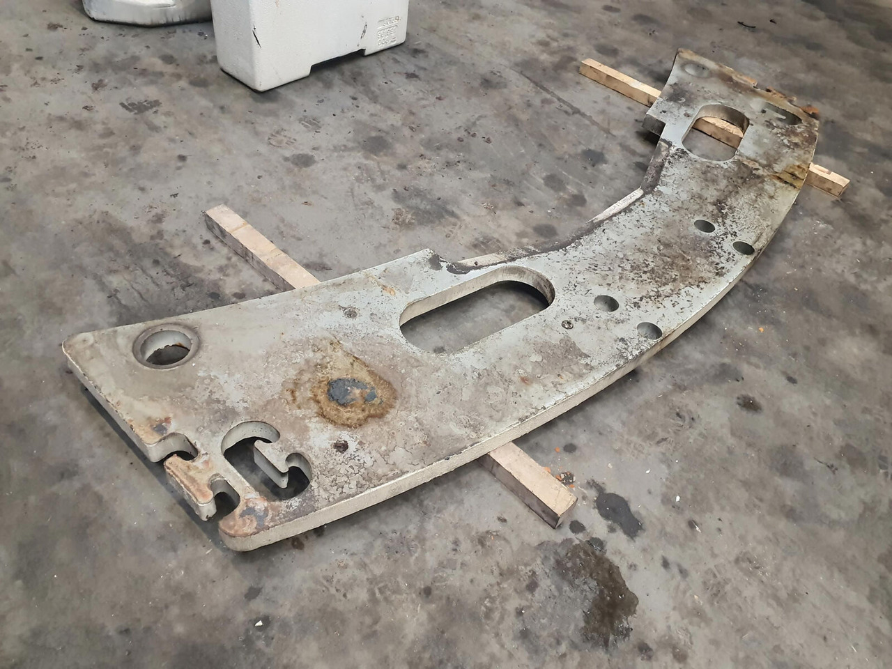 Liebherr LTM 1045-3.1 counterweight 0,6 ton - Contrapeso para Autogrúa: foto 3 Liebherr LTM 1045-3.1 counterweight 0,6 ton - Contrapeso para Autogrúa: foto 3