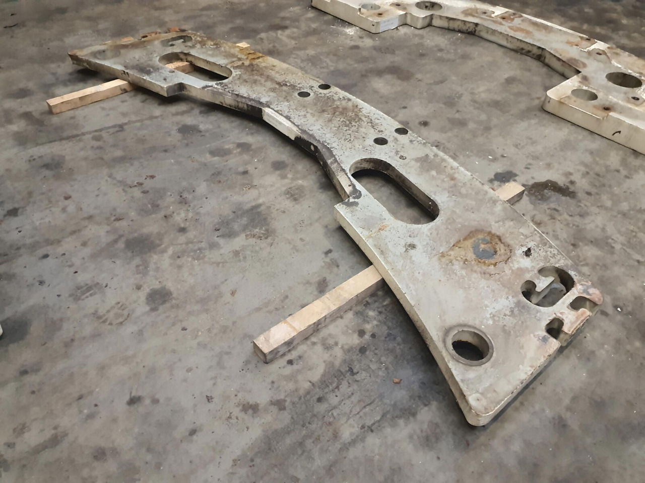 Liebherr LTM 1045-3.1 counterweight 0,6 ton - Contrapeso para Autogrúa: foto 4 Liebherr LTM 1045-3.1 counterweight 0,6 ton - Contrapeso para Autogrúa: foto 4