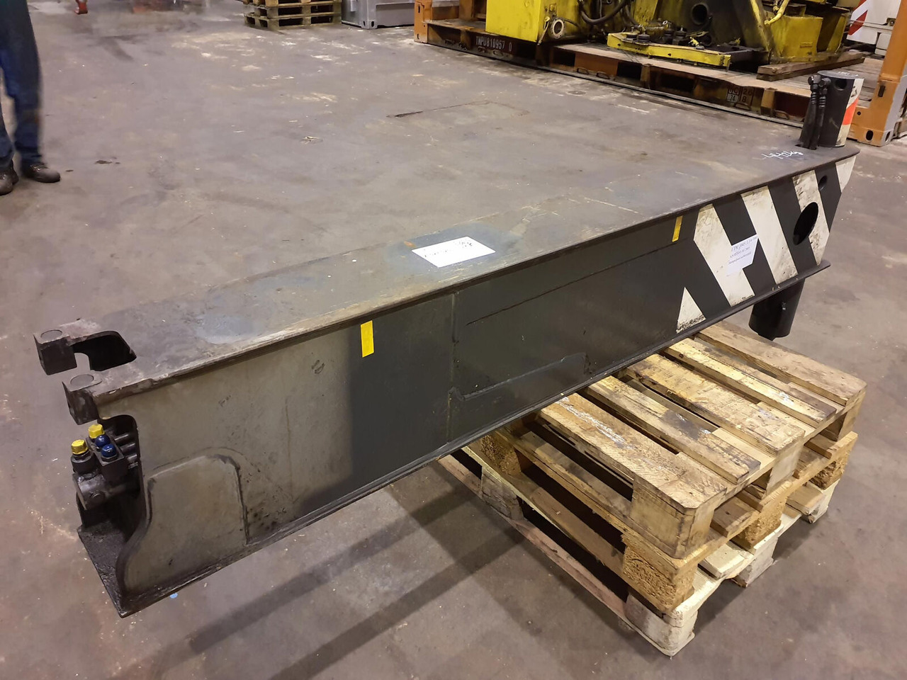 Liebherr LTM 1045-3.1 sliding beam rear complete - Suspensión para Autogrúa: foto 4 Liebherr LTM 1045-3.1 sliding beam rear complete - Suspensión para Autogrúa: foto 4