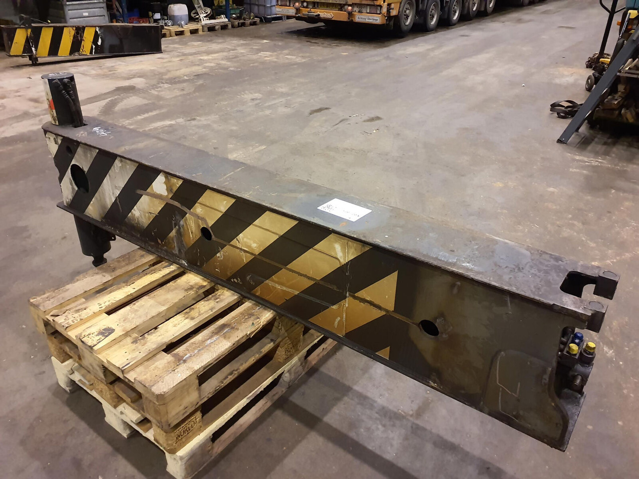 Liebherr LTM 1045-3.1 sliding beam rear complete - Suspensión para Autogrúa: foto 3 Liebherr LTM 1045-3.1 sliding beam rear complete - Suspensión para Autogrúa: foto 3