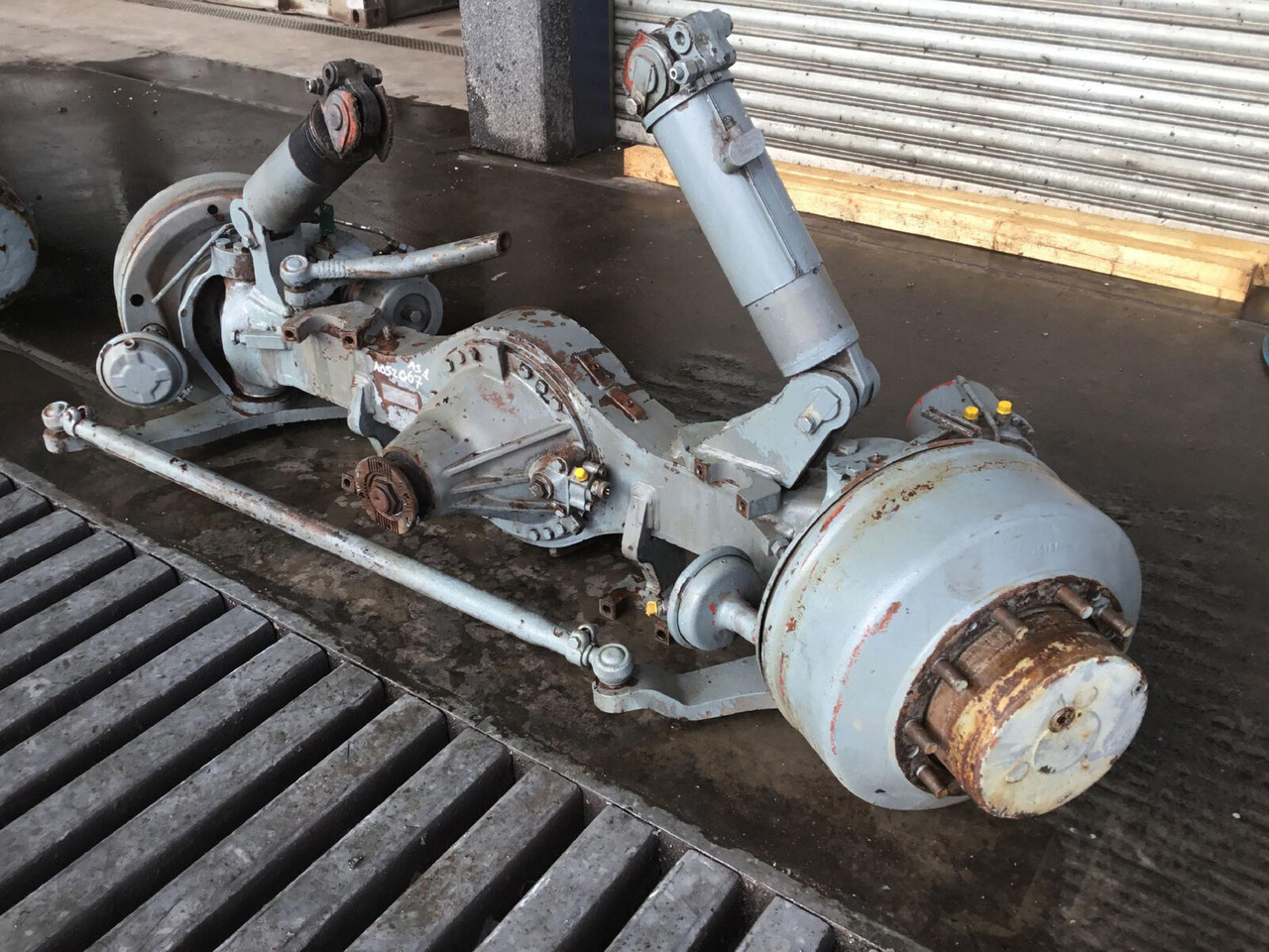 Liebherr LTM 1050-1 axle 1 - Eje y piezas para Autogrúa: foto 2 Liebherr LTM 1050-1 axle 1 - Eje y piezas para Autogrúa: foto 2