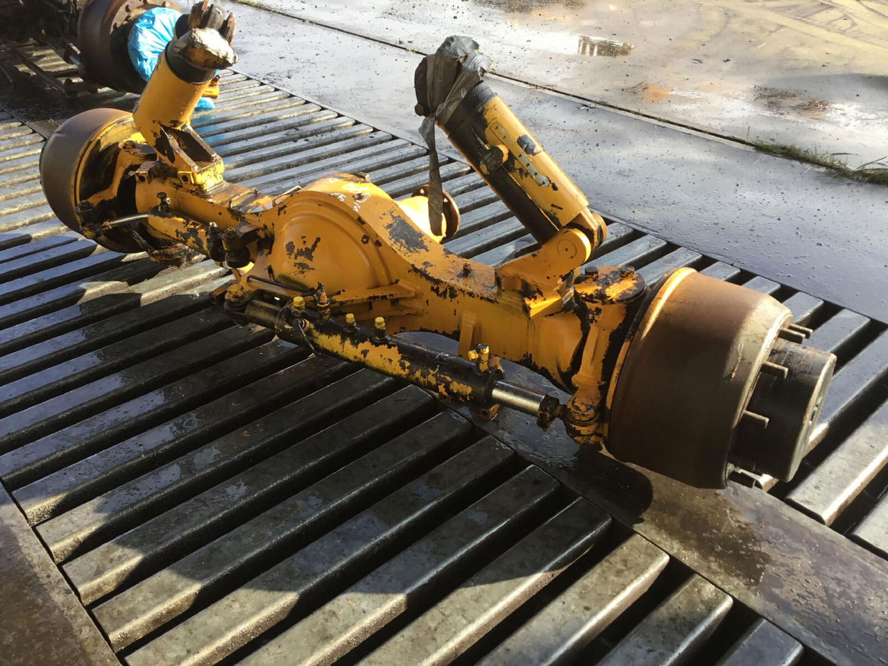 Liebherr LTM 1050-1 axle 3 - Eje y piezas para Autogrúa: foto 4 Liebherr LTM 1050-1 axle 3 - Eje y piezas para Autogrúa: foto 4