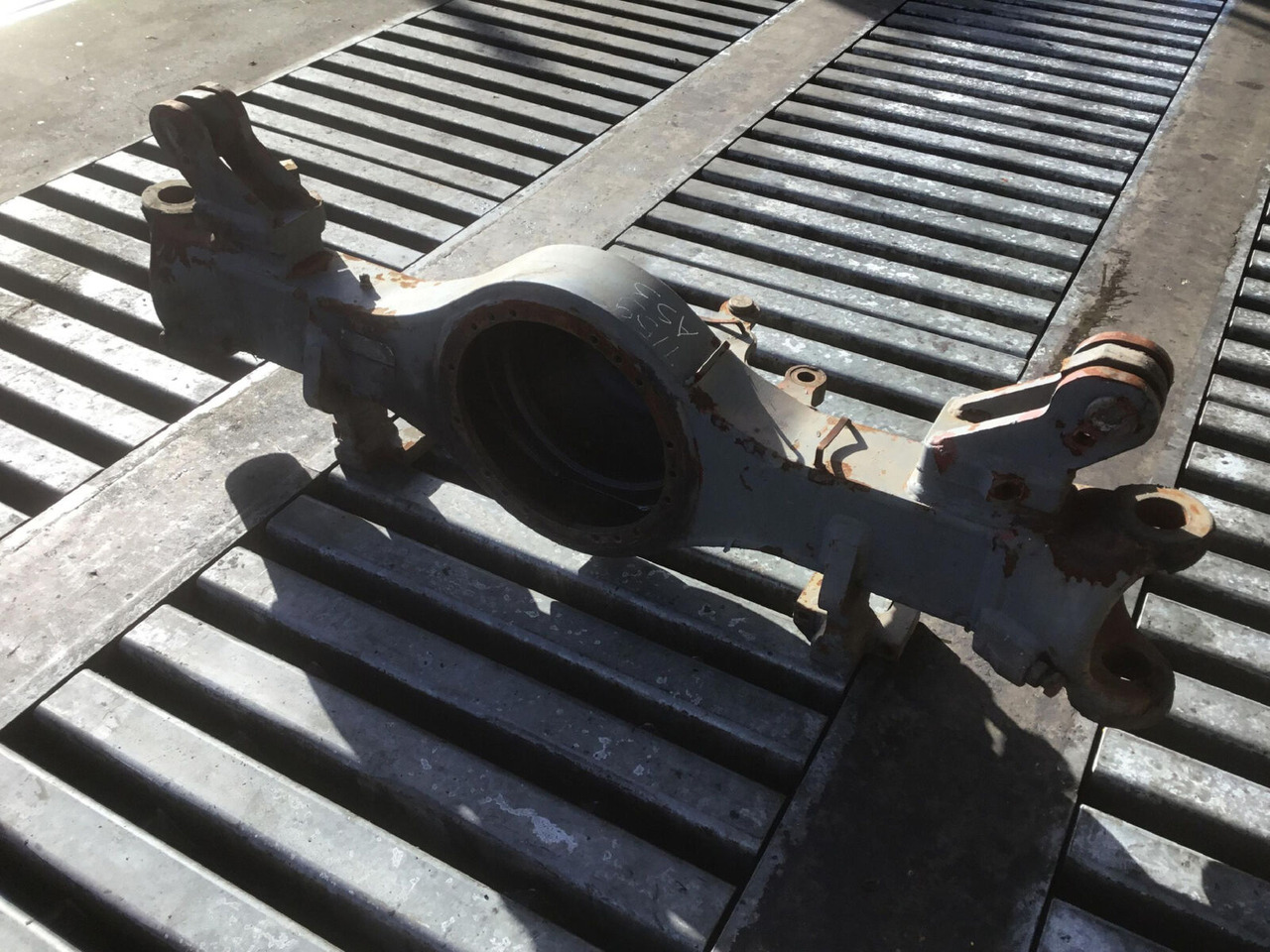 Liebherr LTM 1050-1 axle housing axle 3 - Eje y piezas para Autogrúa: foto 3 Liebherr LTM 1050-1 axle housing axle 3 - Eje y piezas para Autogrúa: foto 3