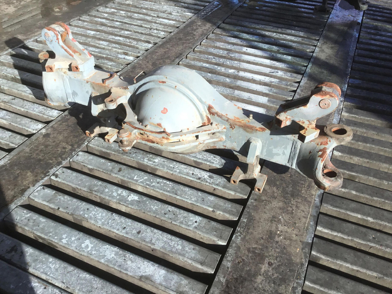 Liebherr LTM 1050-1 axle housing axle 3 - Eje y piezas para Autogrúa: foto 1 Liebherr LTM 1050-1 axle housing axle 3 - Eje y piezas para Autogrúa: foto 1