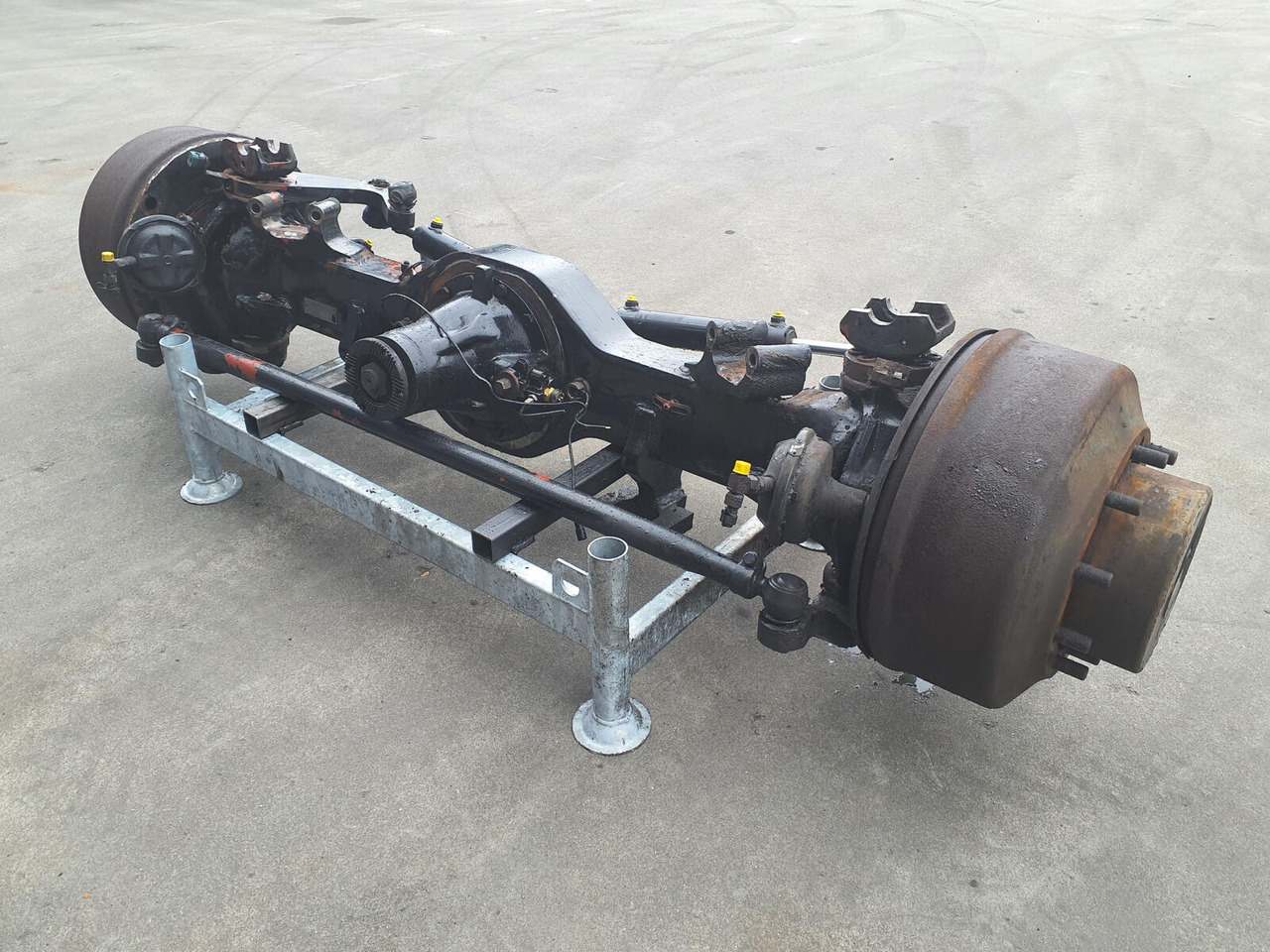 Liebherr LTM 1060-2 axle 1 - Eje y piezas para Autogrúa: foto 1 Liebherr LTM 1060-2 axle 1 - Eje y piezas para Autogrúa: foto 1