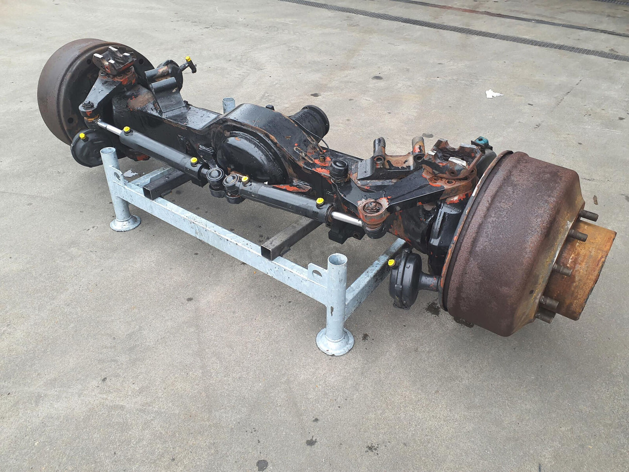 Liebherr LTM 1060-2 axle 1 - Eje y piezas para Autogrúa: foto 3 Liebherr LTM 1060-2 axle 1 - Eje y piezas para Autogrúa: foto 3