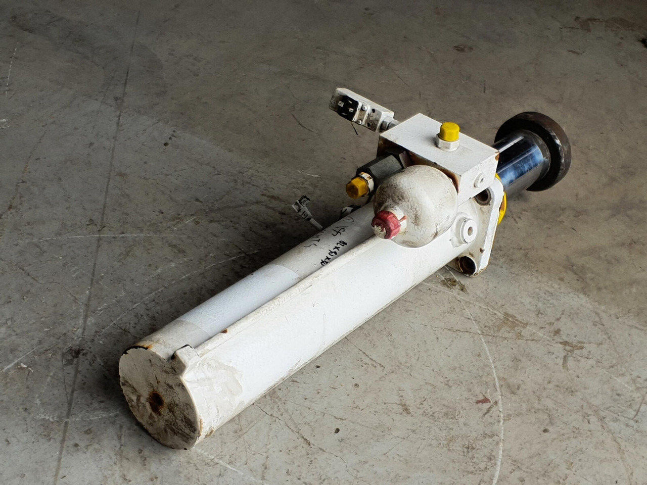 Liebherr LTM 1060-2 ballast extension ram - Cilindro hidráulico para Autogrúa: foto 4 Liebherr LTM 1060-2 ballast extension ram - Cilindro hidráulico para Autogrúa: foto 4