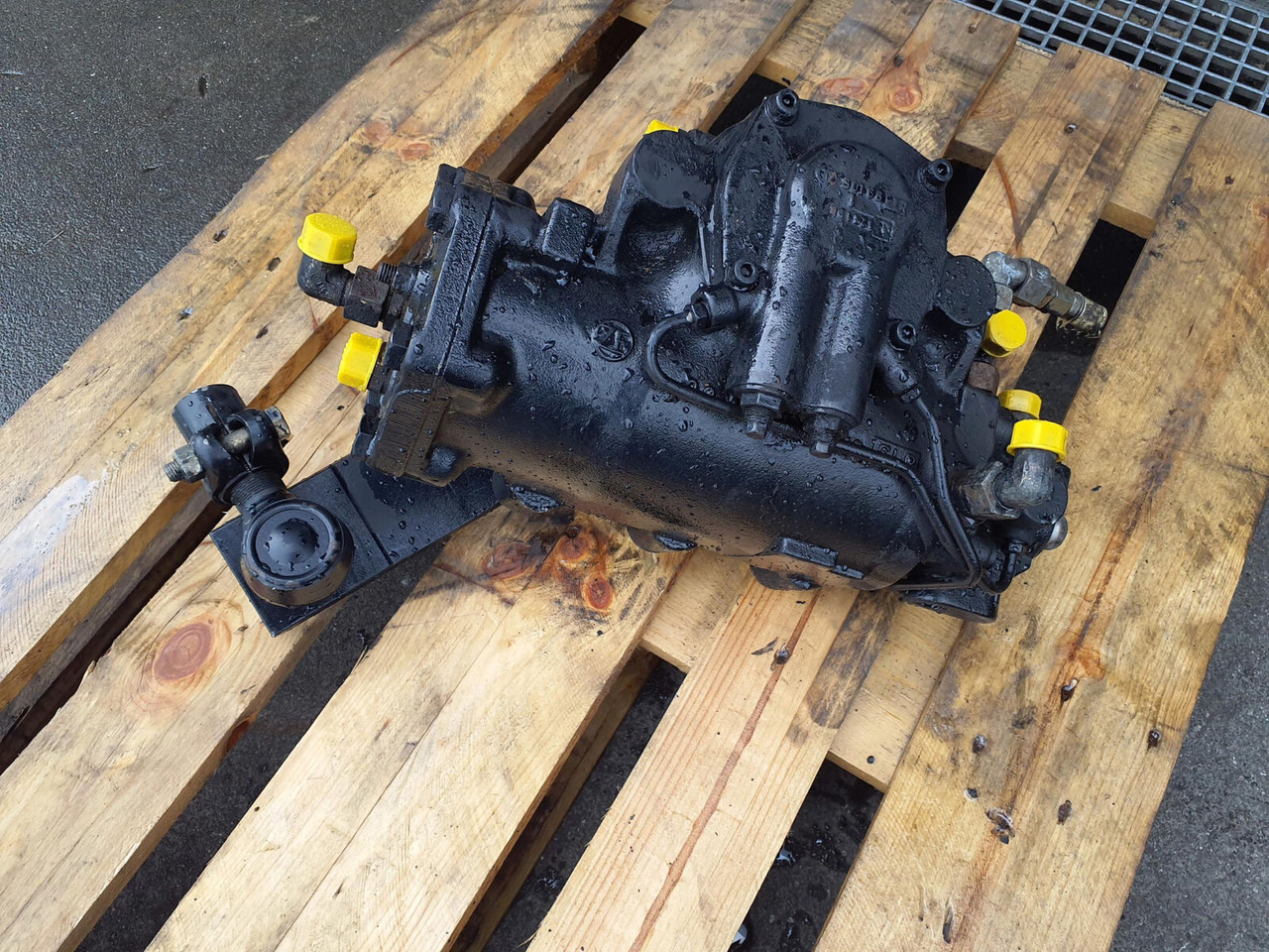 Liebherr LTM 1060-2 steering gear - Caja de dirección para Autogrúa: foto 2 Liebherr LTM 1060-2 steering gear - Caja de dirección para Autogrúa: foto 2