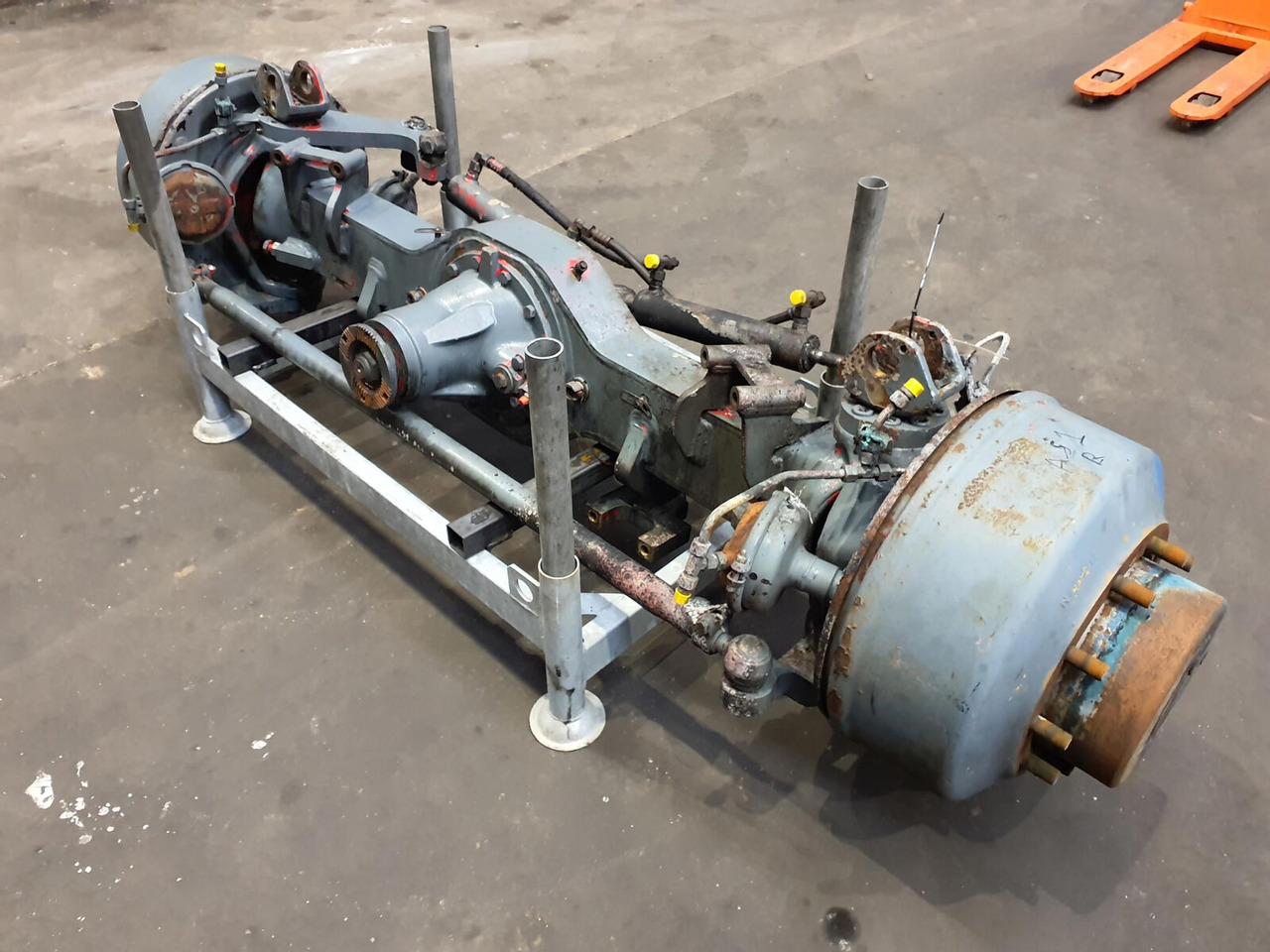 Liebherr LTM 1070-4.1 axle 1 - Eje y piezas para Autogrúa: foto 3 Liebherr LTM 1070-4.1 axle 1 - Eje y piezas para Autogrúa: foto 3