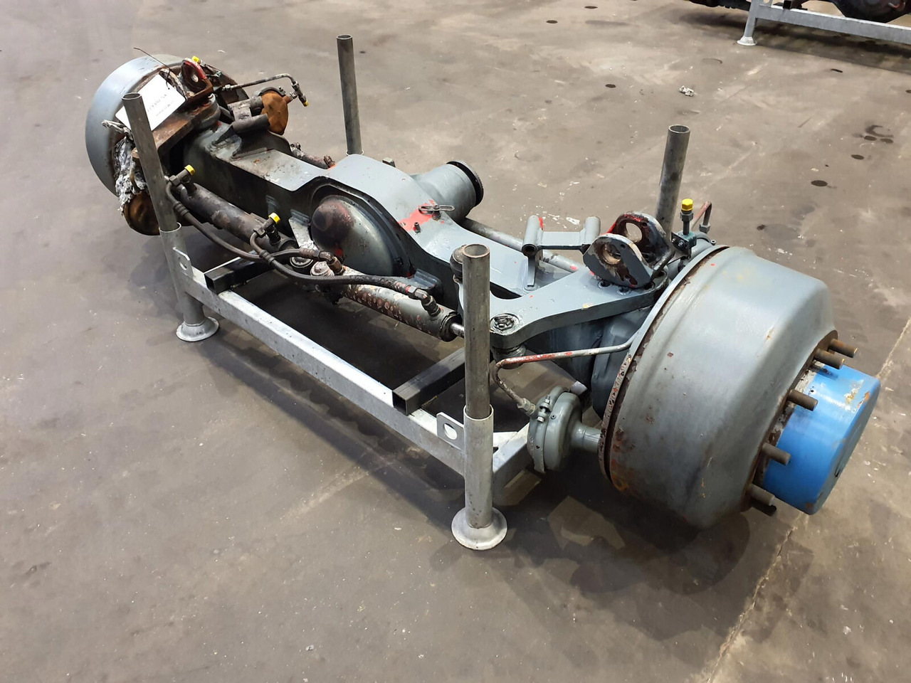 Liebherr LTM 1070-4.1 axle 1 - Eje y piezas para Autogrúa: foto 1 Liebherr LTM 1070-4.1 axle 1 - Eje y piezas para Autogrúa: foto 1