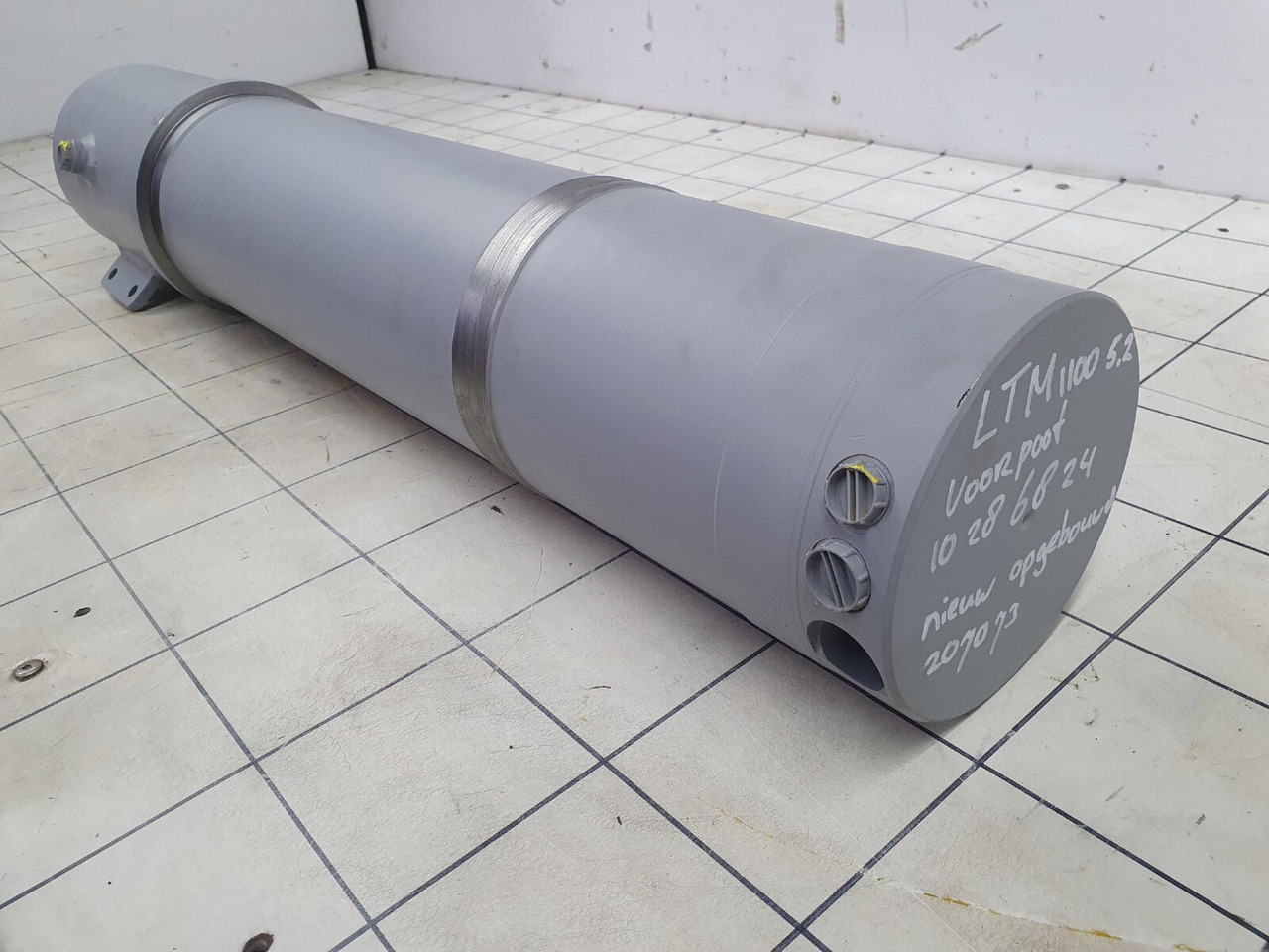 Liebherr LTM 1100-5.2 outrigger support cylinder front - Cilindro hidráulico para Autogrúa: foto 3 Liebherr LTM 1100-5.2 outrigger support cylinder front - Cilindro hidráulico para Autogrúa: foto 3