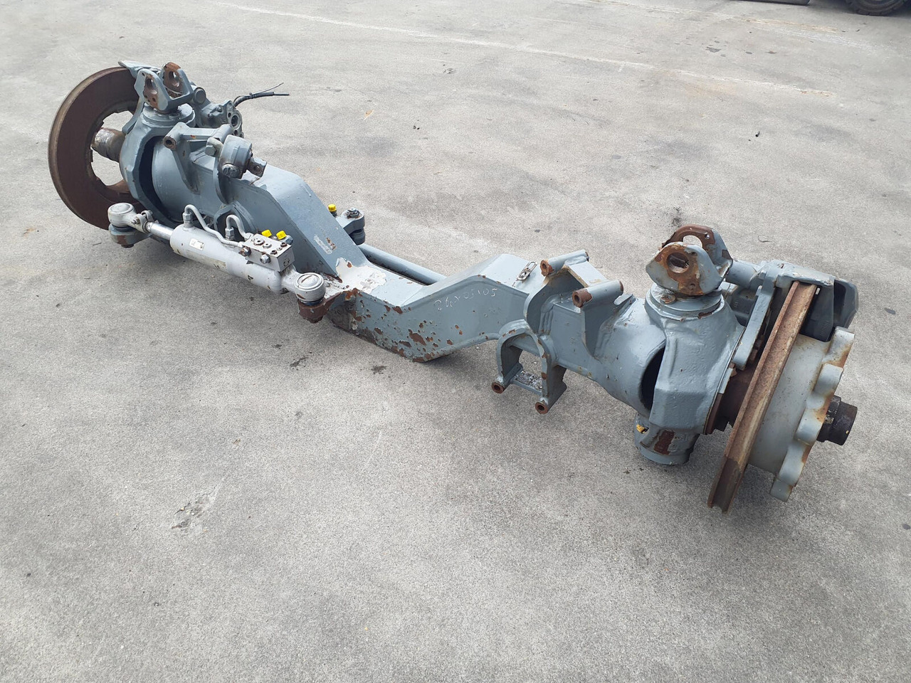 Liebherr LTM 1130-5.1 axle 3 - Eje y piezas para Autogrúa: foto 4 Liebherr LTM 1130-5.1 axle 3 - Eje y piezas para Autogrúa: foto 4