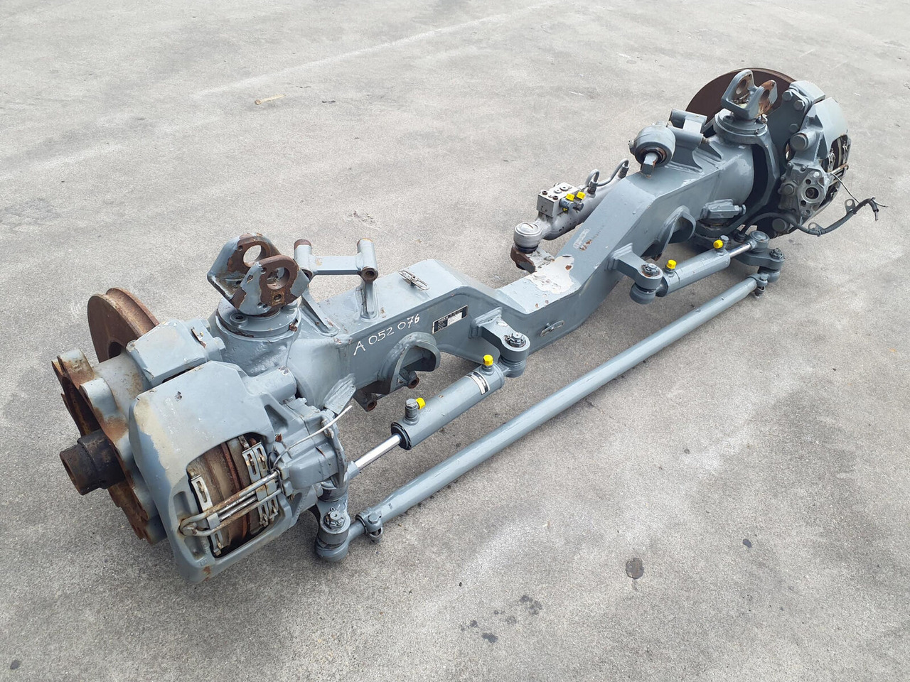 Liebherr LTM 1130-5.1 axle 3 - Eje y piezas para Autogrúa: foto 1 Liebherr LTM 1130-5.1 axle 3 - Eje y piezas para Autogrúa: foto 1