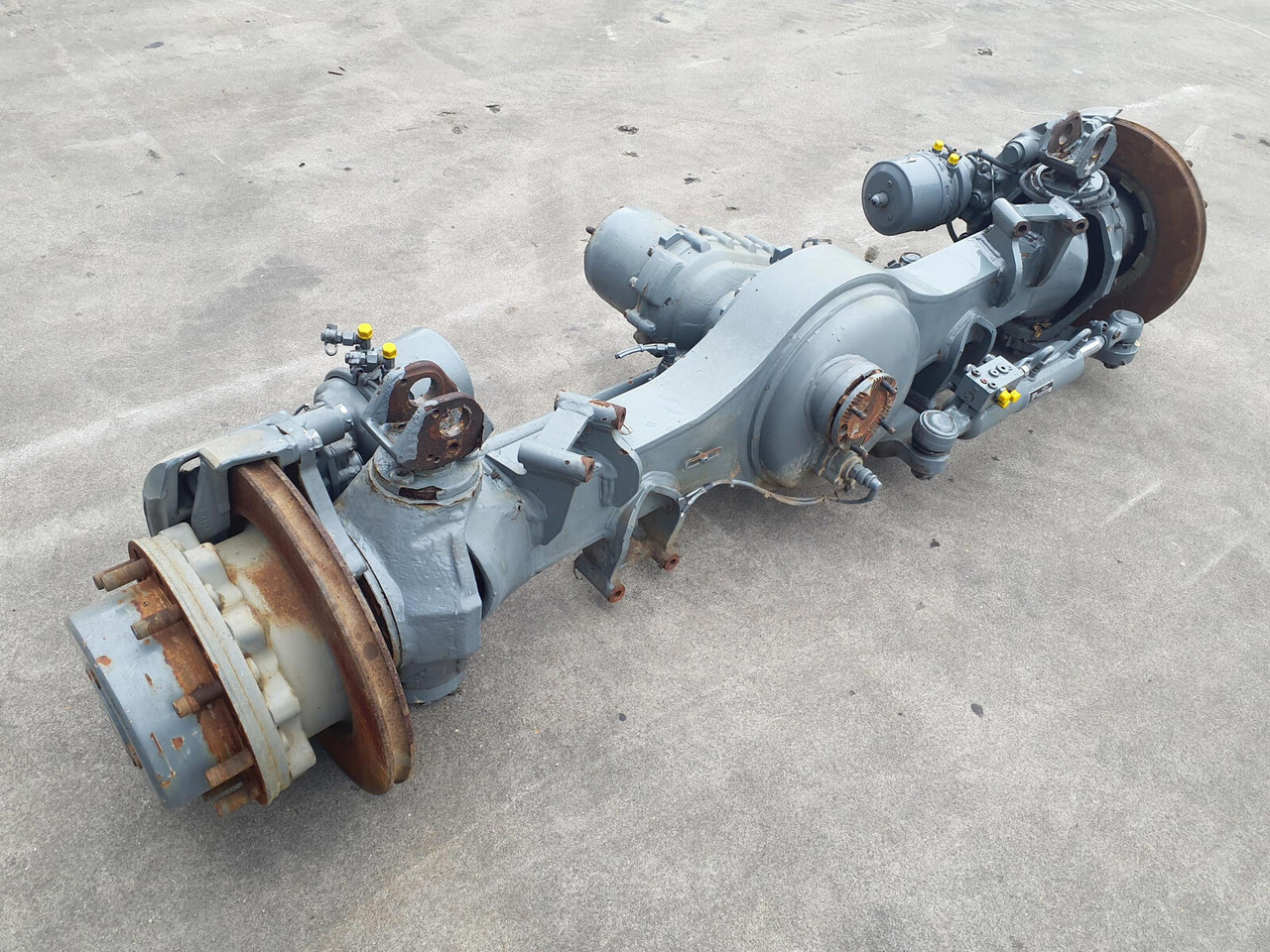 Liebherr LTM 1130-5.1 axle 4 - Eje y piezas para Autogrúa: foto 1 Liebherr LTM 1130-5.1 axle 4 - Eje y piezas para Autogrúa: foto 1