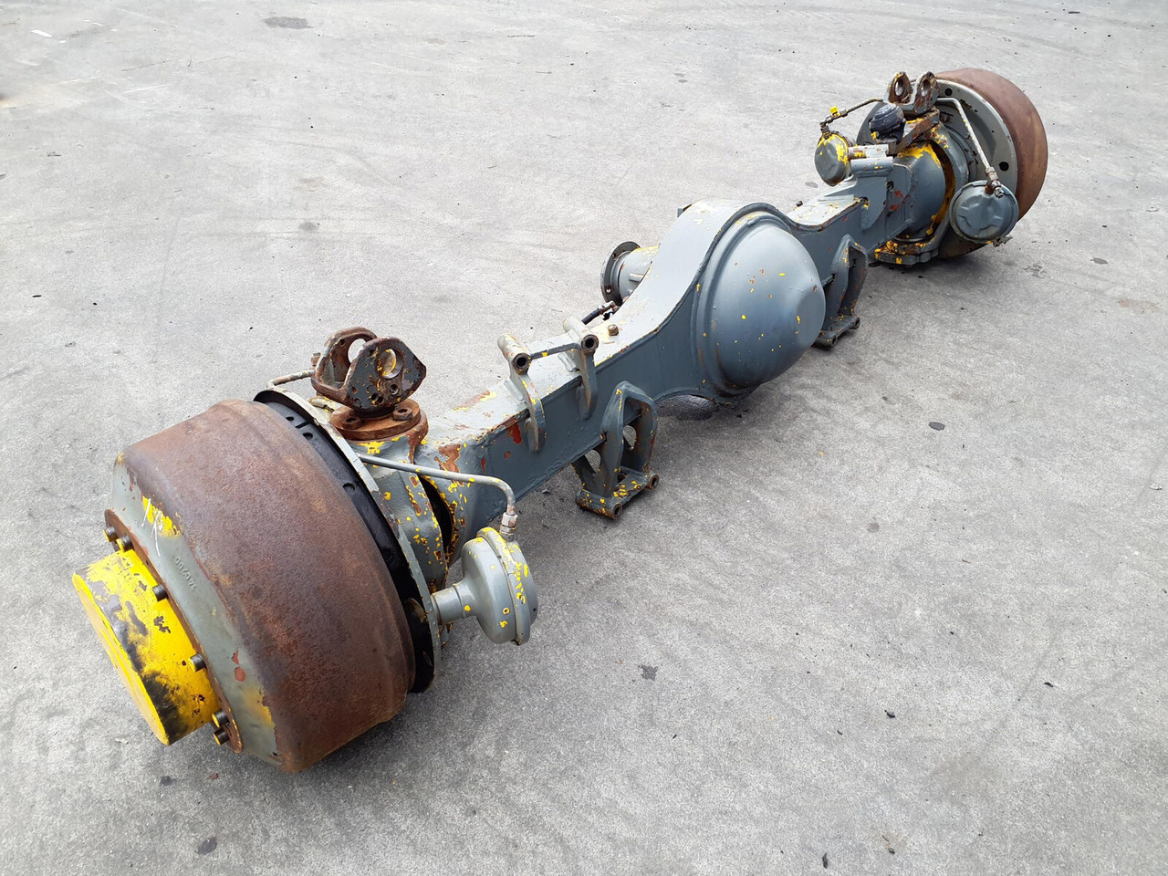 Liebherr LTM 1160-2 axle 1 - Eje y piezas para Autogrúa: foto 1 Liebherr LTM 1160-2 axle 1 - Eje y piezas para Autogrúa: foto 1