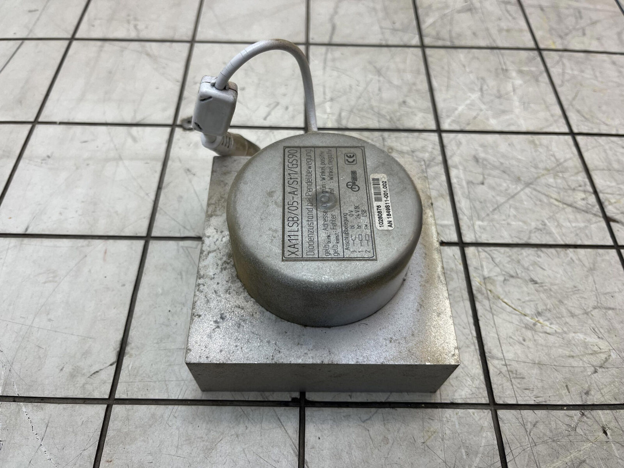 Liebherr LTM 1400-7.1 angle transmitter - Sensor para Autogrúa: foto 2 Liebherr LTM 1400-7.1 angle transmitter - Sensor para Autogrúa: foto 2