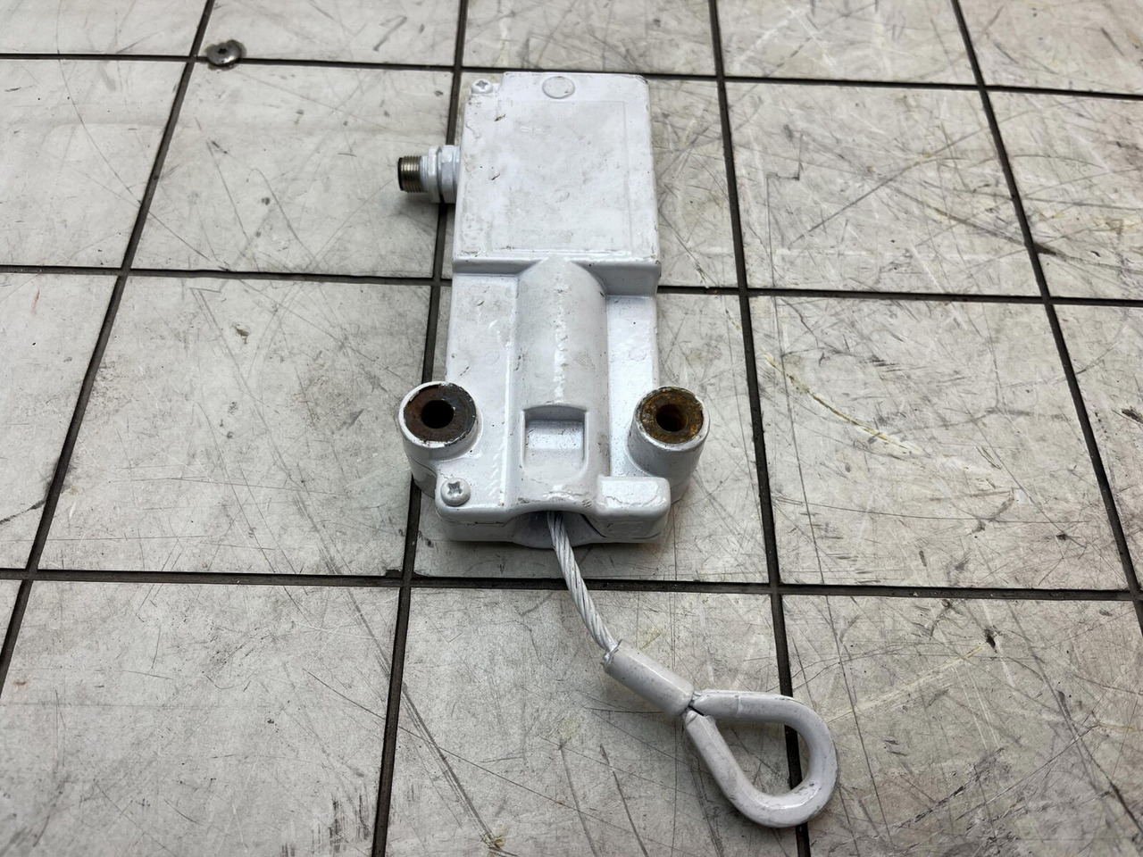 Liebherr LTM 1400-7.1 hoist limit switch - Sistema eléctrico para Grúa: foto 4 Liebherr LTM 1400-7.1 hoist limit switch - Sistema eléctrico para Grúa: foto 4