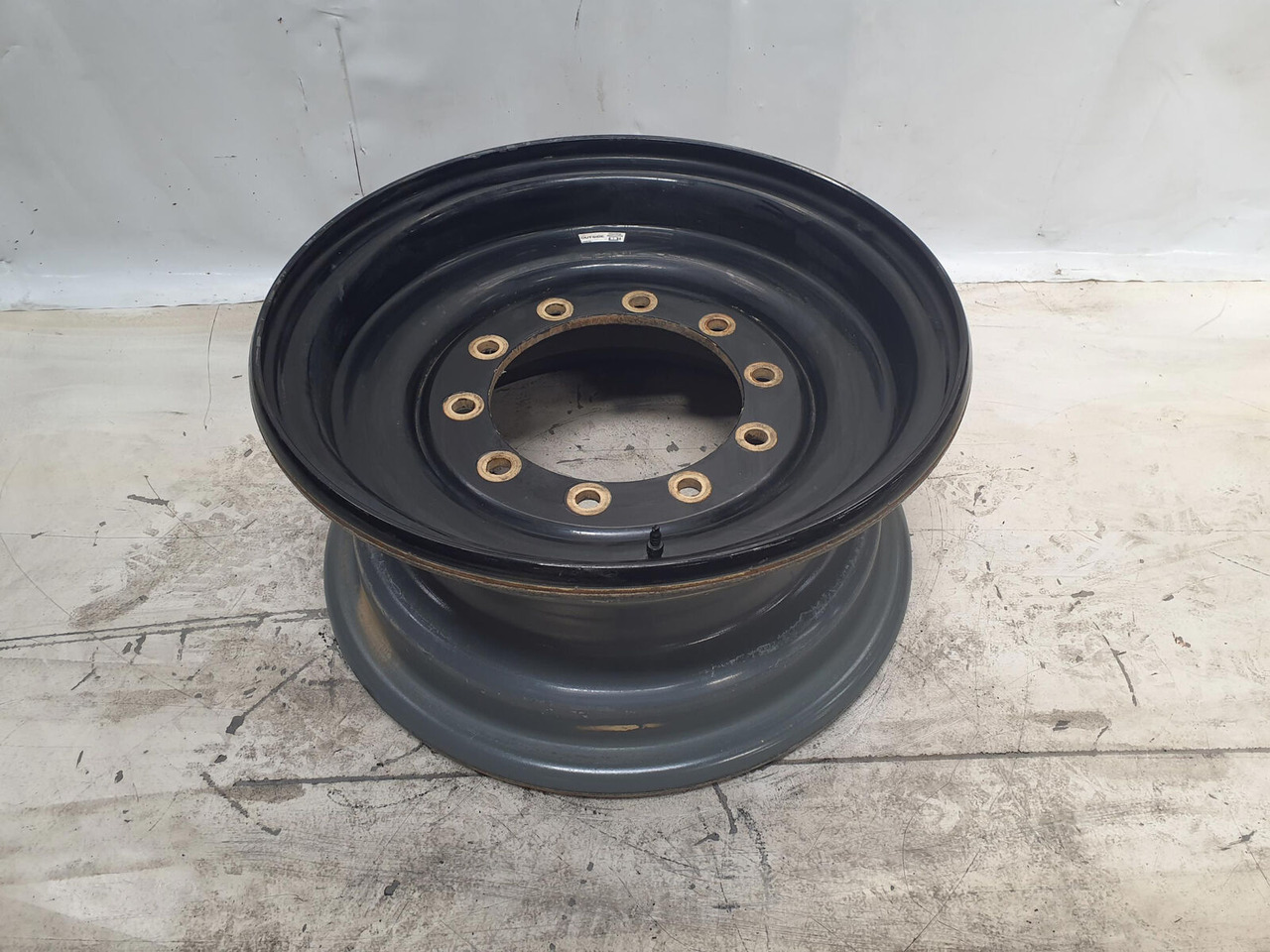 Liebherr Rim 445/95R25 10 12 1p - Llanta para Grúa: foto 1 Liebherr Rim 445/95R25 10 12 1p - Llanta para Grúa: foto 1