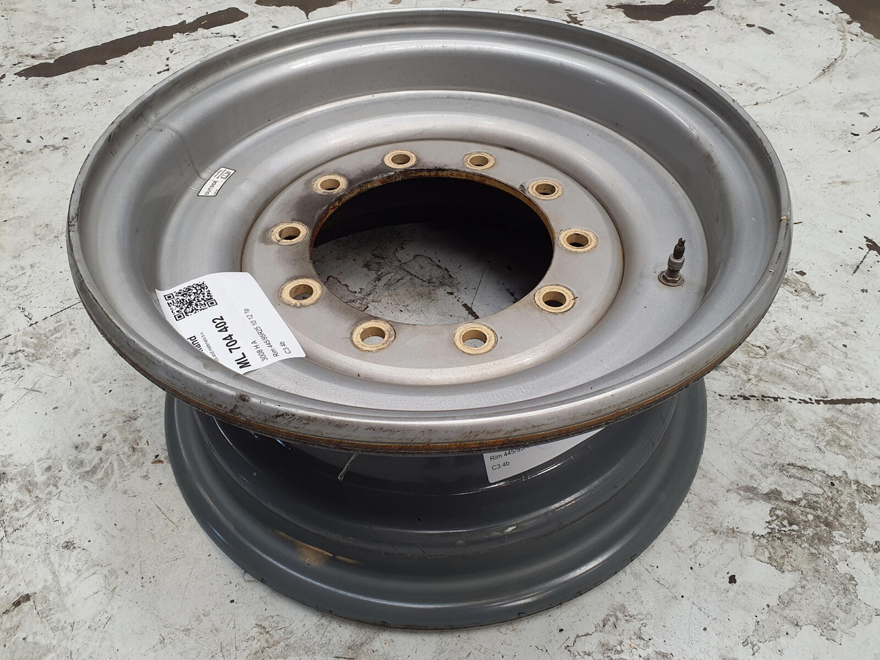 Liebherr Rim 445/95R25 10 12 1p - Llanta para Grúa: foto 1 Liebherr Rim 445/95R25 10 12 1p - Llanta para Grúa: foto 1