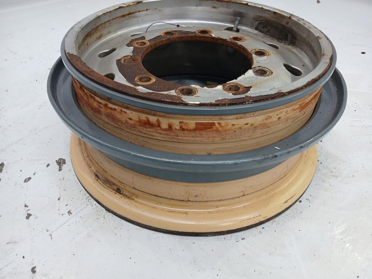 Rim 385/95R25 10 6.5 3p - Llanta para Grúa: foto 1 Rim 385/95R25 10 6.5 3p - Llanta para Grúa: foto 1