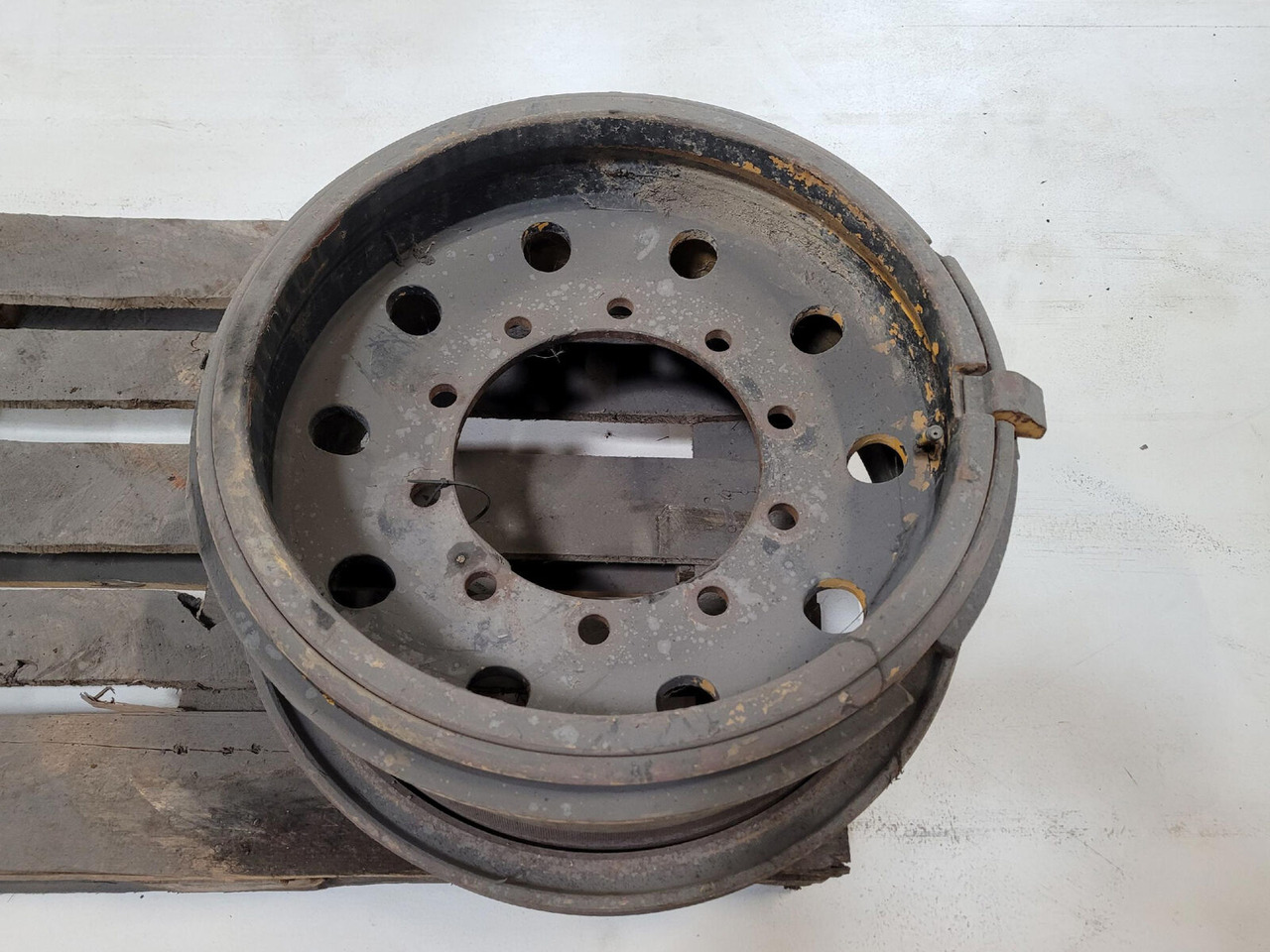 Rim 445/95R25 10 14.5 5p - Llanta para Grúa: foto 1 Rim 445/95R25 10 14.5 5p - Llanta para Grúa: foto 1