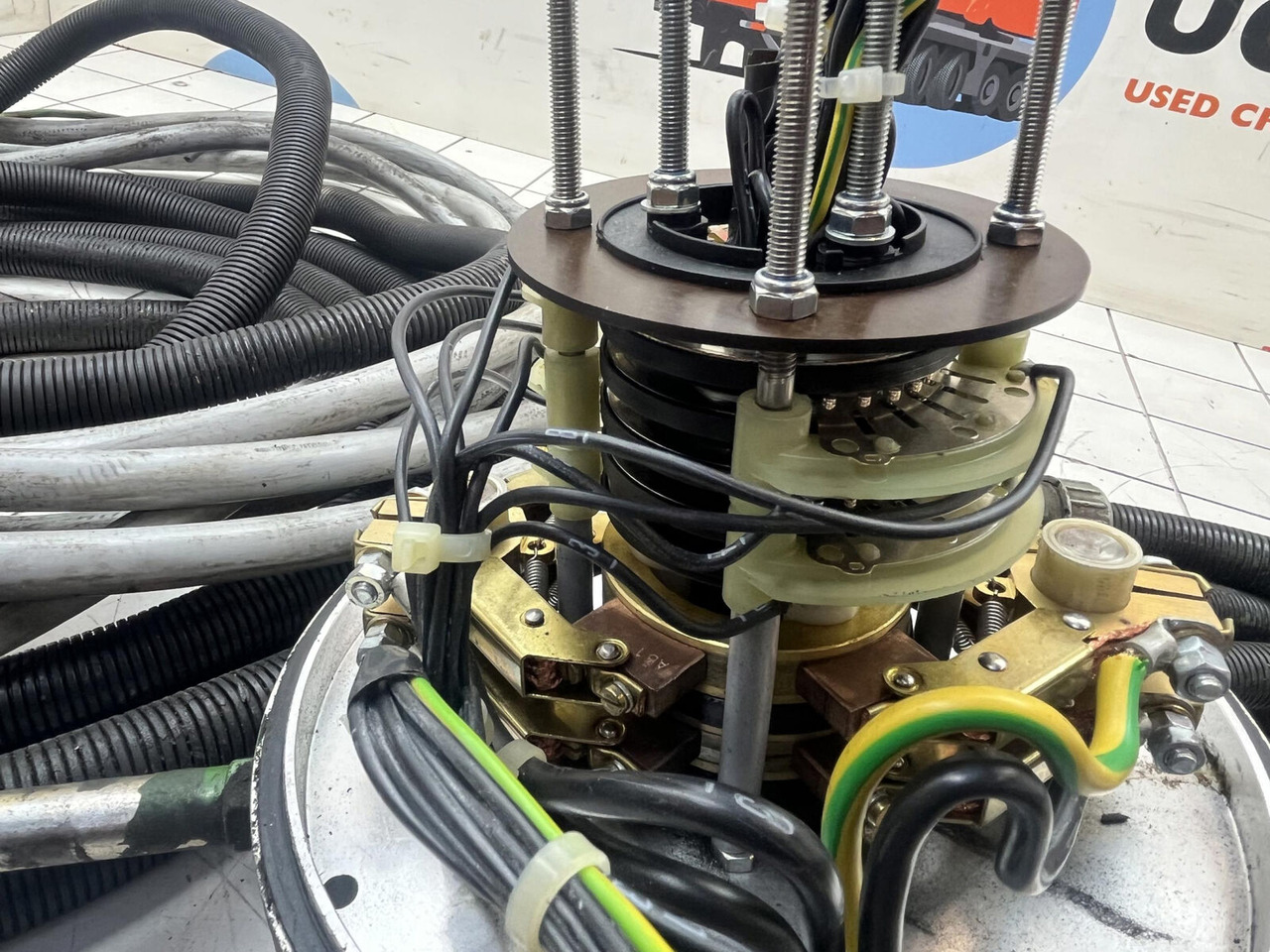 Sistema eléctrico para Autogrúa Terex AC 155 slip ring assy: foto 7