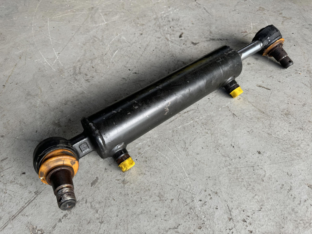 Terex Demag AC 25 steering cylinder - Cilindro hidráulico para Autogrúa: foto 3 Terex Demag AC 25 steering cylinder - Cilindro hidráulico para Autogrúa: foto 3