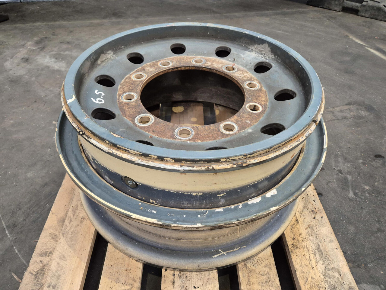 Terex Rim 445/95R25 10 6.5 3p - Llanta para Grúa: foto 1 Terex Rim 445/95R25 10 6.5 3p - Llanta para Grúa: foto 1