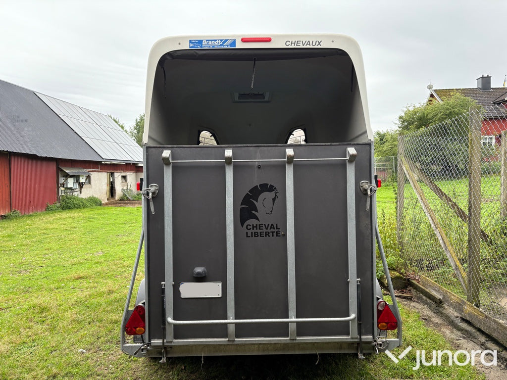 Hästtransport Cheval Liberte Gold Pullman V2 - Remolque para caballos: foto 3 Hästtransport Cheval Liberte Gold Pullman V2 - Remolque para caballos: foto 3